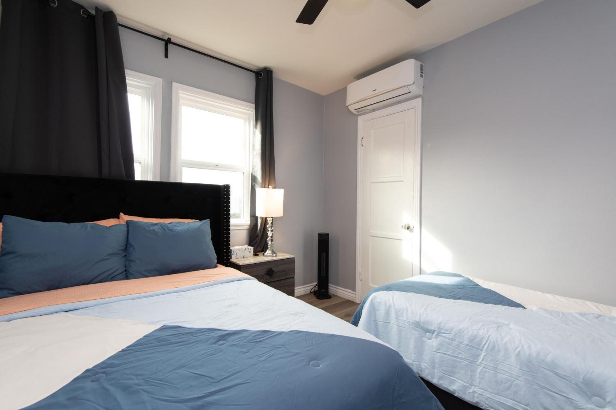 3bedroom 2bath Unit Complementary Parking Onsite *