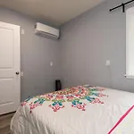 3Bedroom 2Bath Unit Complementary Parking Onsite