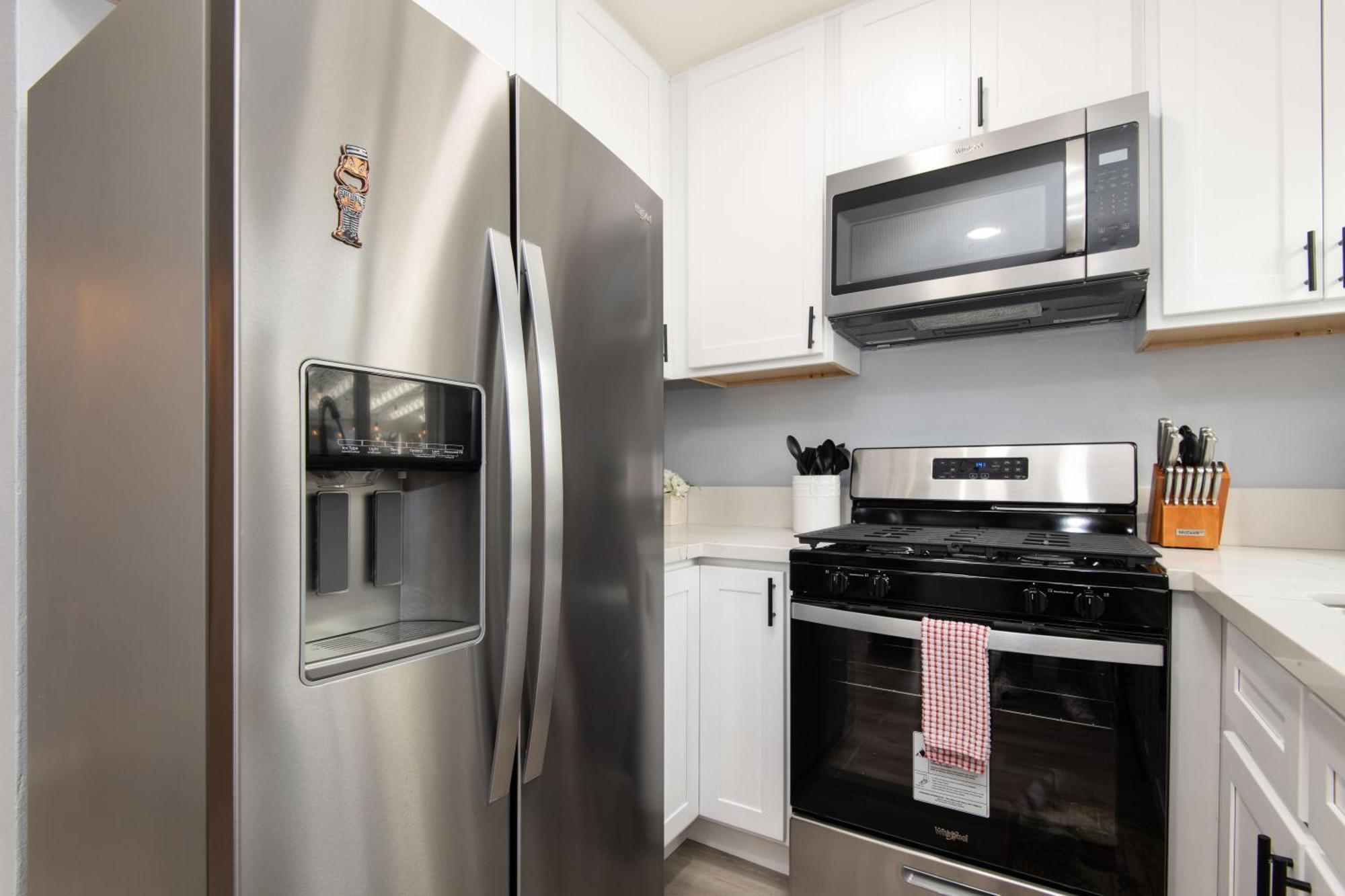 3bedroom 2bath Unit Complementary Parking Onsite Apartment *