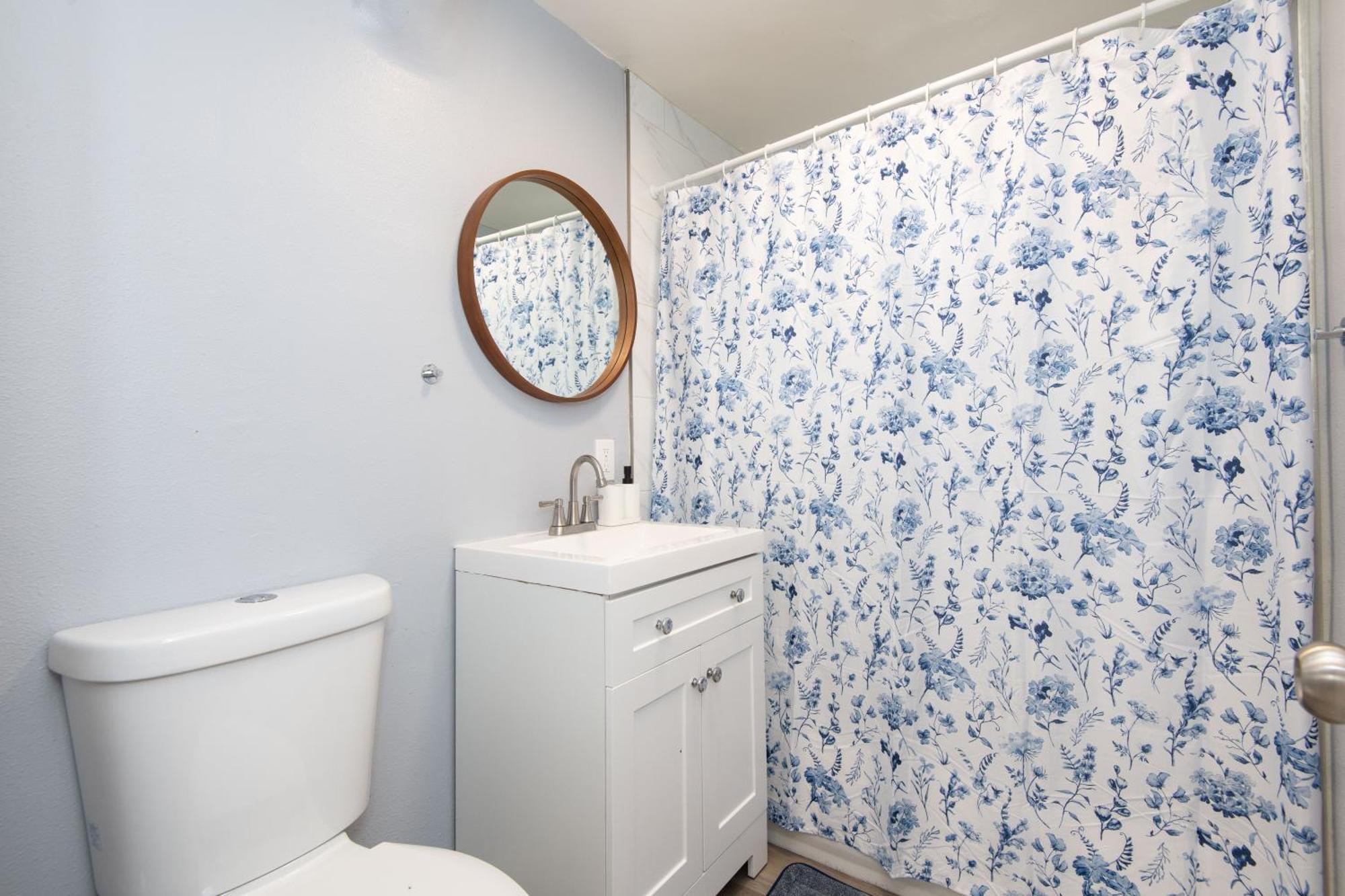 Apartment 3bedroom 2bath Unit Complementary Parking Onsite